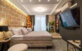 Vip Gold Room